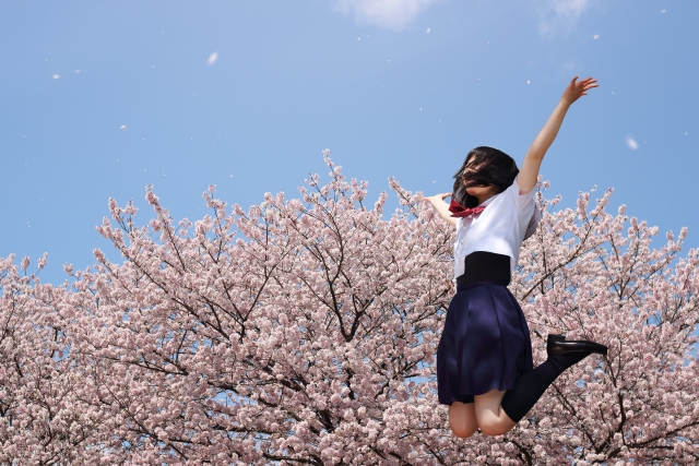 制服の誕生と変遷について