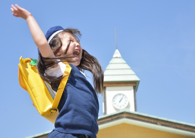 通学服を販売しているCatch株式会社は、幼稚園から小学校まで対応可能！