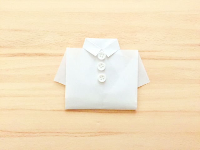小学生の制服（ポロシャツ・Yシャツ・ズボン・スカートなど）は【Catch株式会社】！