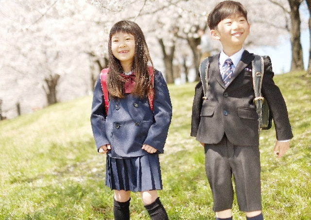 通学服の販売店なら、子どもの着心地を第一に考えたCatch株式会社へ！～園児向け（幼稚園）や小学校の制服あり～